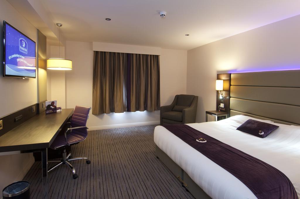 Premier Inn London Edgware Barnet Esterno foto