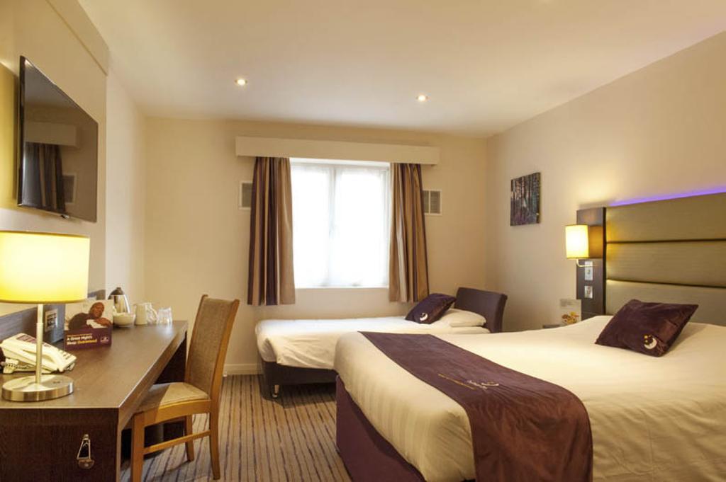 Premier Inn London Edgware Barnet Esterno foto