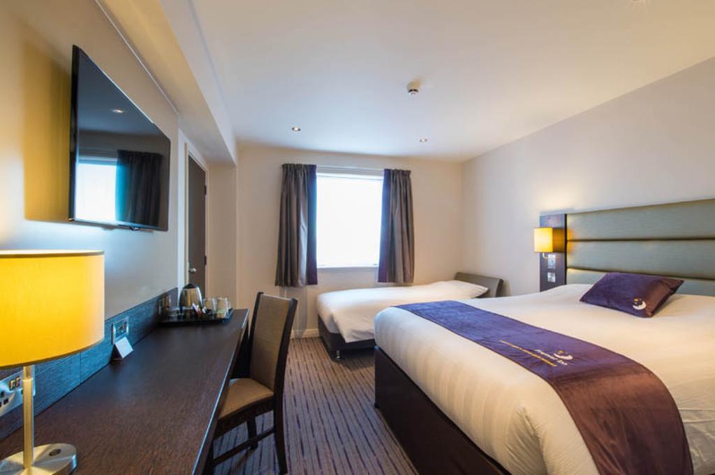 Premier Inn London Edgware Barnet Esterno foto