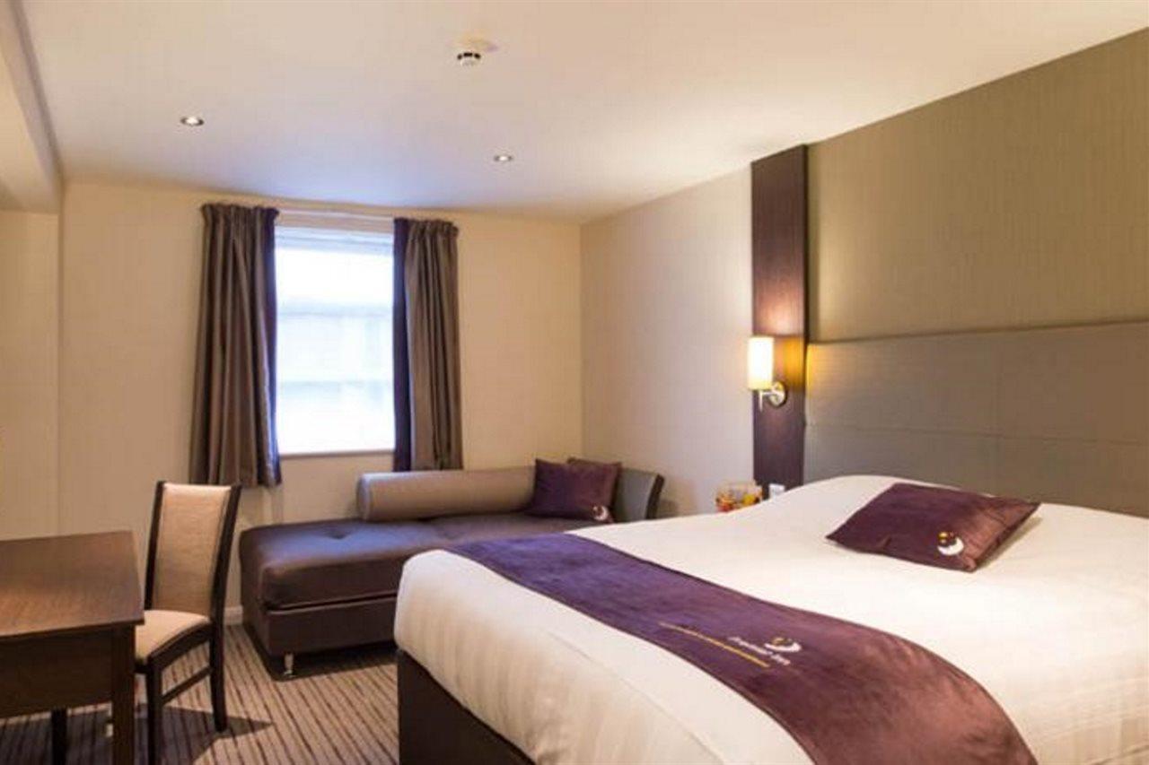 Premier Inn London Edgware Barnet Esterno foto