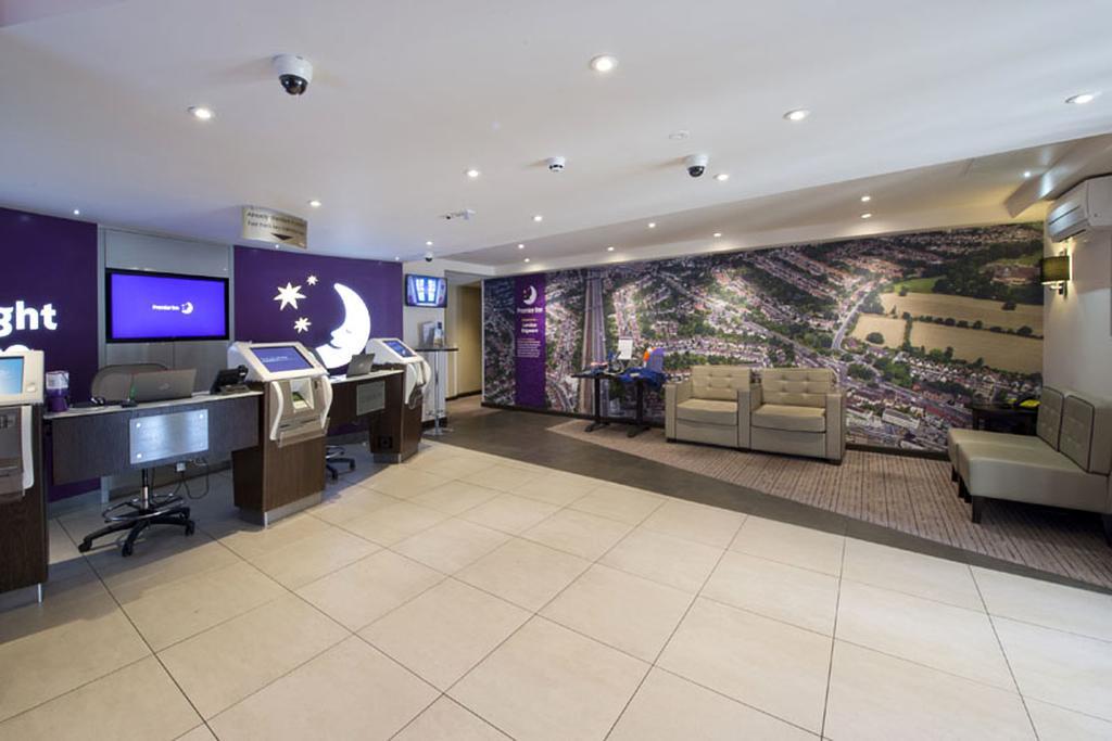 Premier Inn London Edgware Barnet Esterno foto